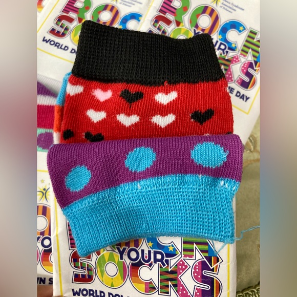 6 X $21 ROCK YOUR SOCKS - Picture 3 of 3